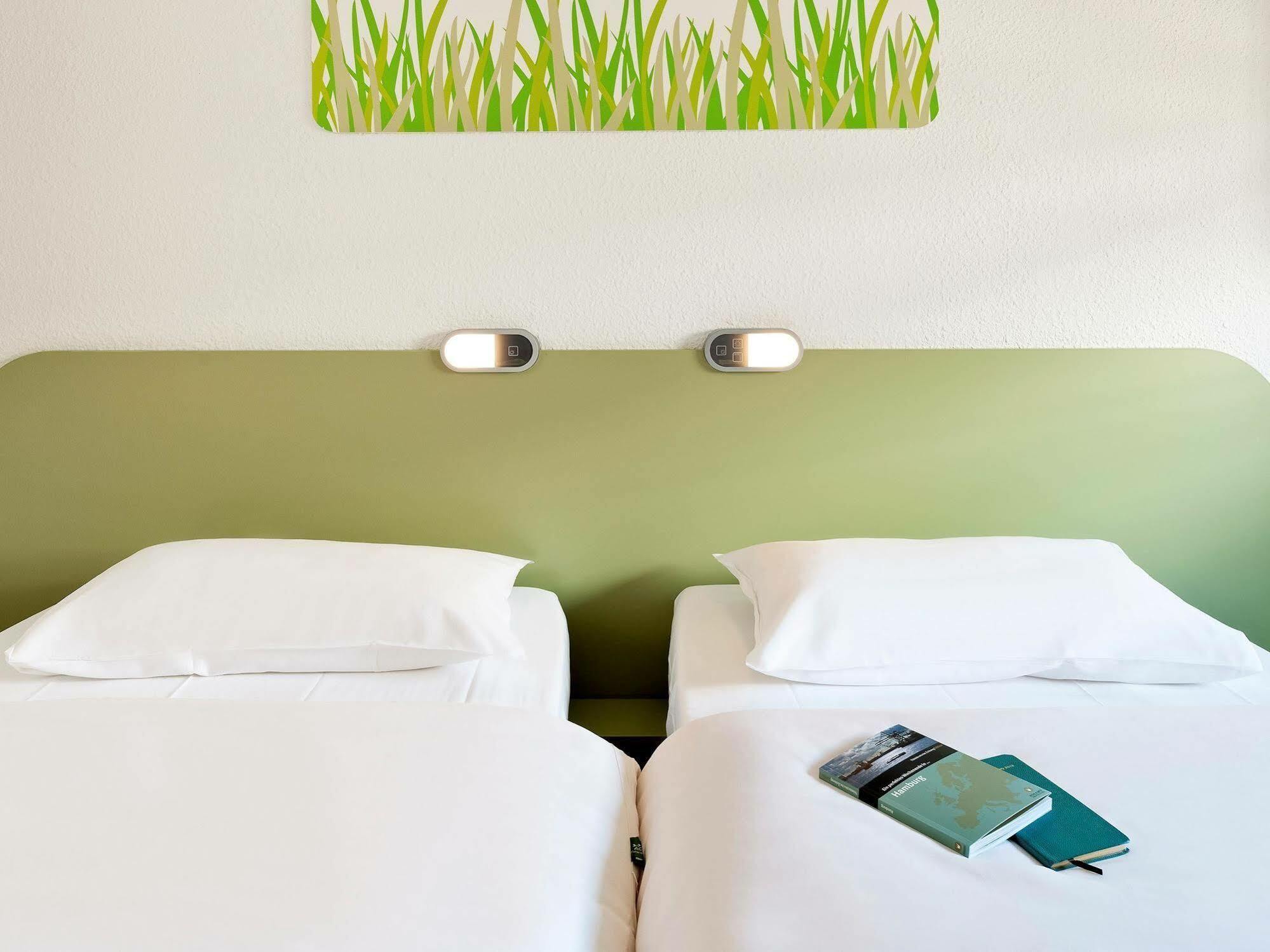 Ibis Budget Fontainebleau Avon Esterno foto