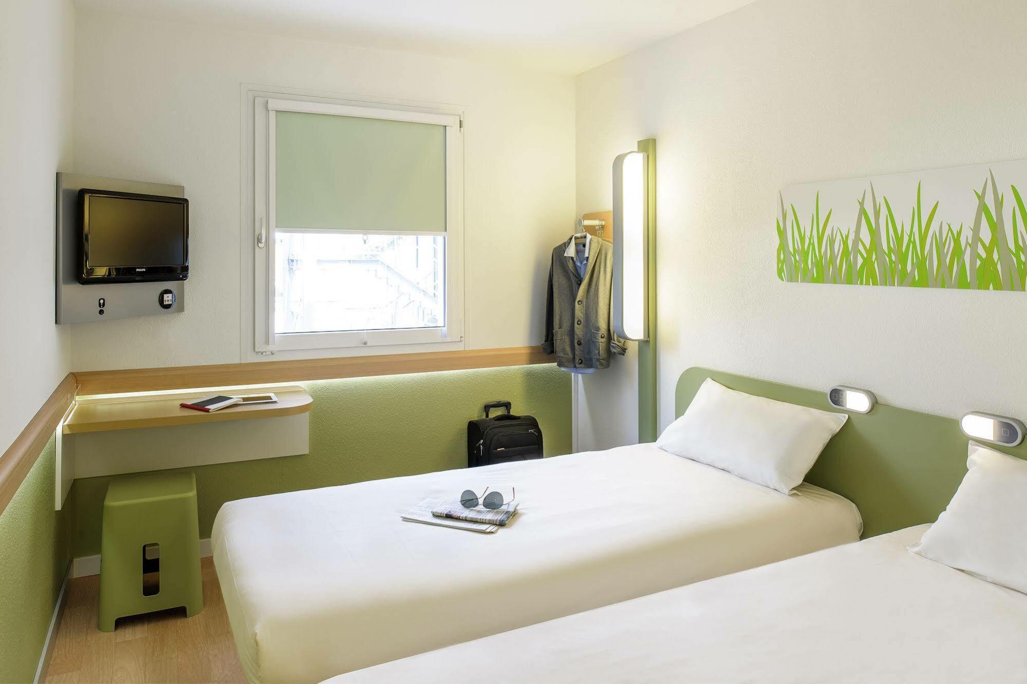 Ibis Budget Fontainebleau Avon Esterno foto