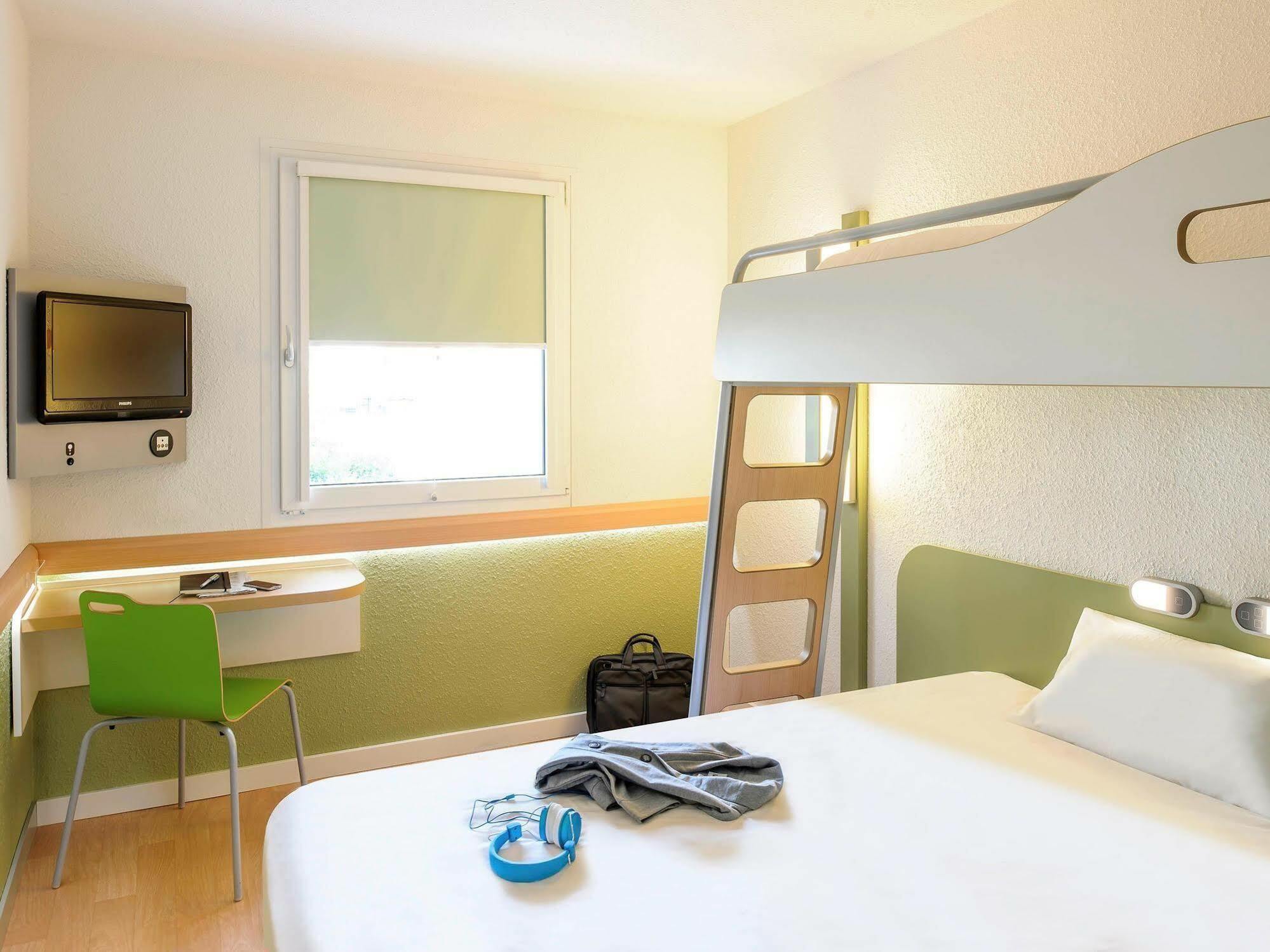 Ibis Budget Fontainebleau Avon Esterno foto